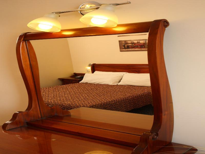 Sun City Hotel Tel Aviv Eksteriør billede